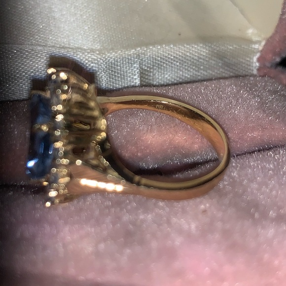 Blue Topaz - Picture 3 of 4